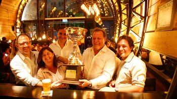 Gustavo Santos visitó la microcervecería Cheverry junto a Gabriela Magnoler, presidenta del Emtur, Fabián Perechodnik, secretario de Turismo de Buenos Aires, y Federico Echeverry de la Cámara de Cervecerías Artesanales. (Turismo Mar del Plata)