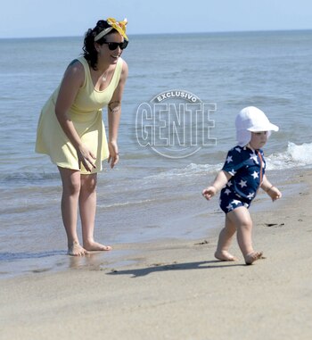 Juana disfruta de jugar con