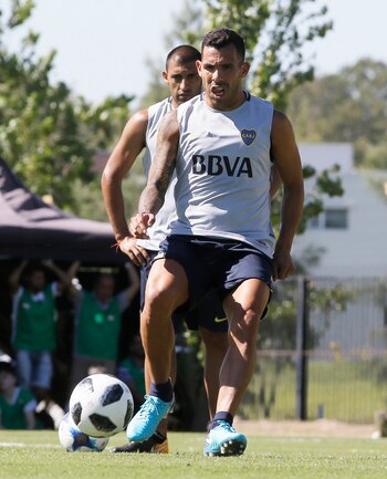 Carlos Tevez y Wanchope Ábila,