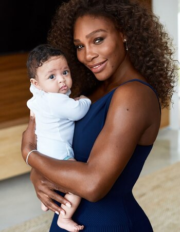 Serena Williams junto a su