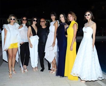 Blanco, amarillo y azul noche,