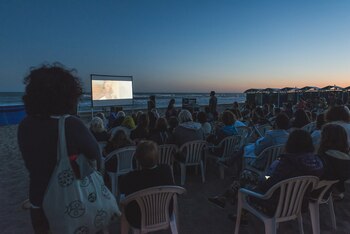Charlas frente al mar y