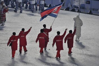 Atletas de Corea del Norte durante la inauguración de las Olimpiadas.