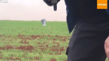 Una bomba cayó a metros