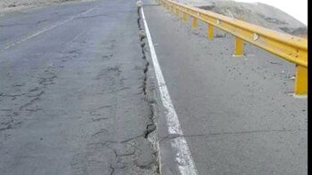 Algunas autopistas sufrieron daños estructurales