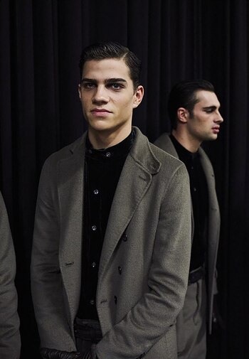 Negro y gris, el dúo