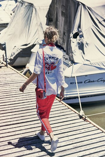 Camisa con apliques en la