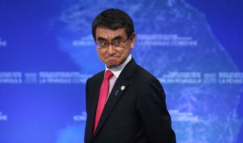 El ministro de exteriores japonés