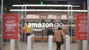 El cliente escanea un código