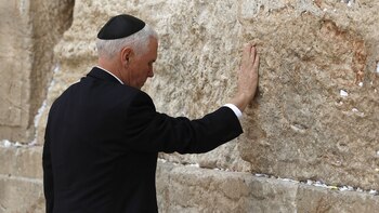 El vicepresidente Mike Pence en