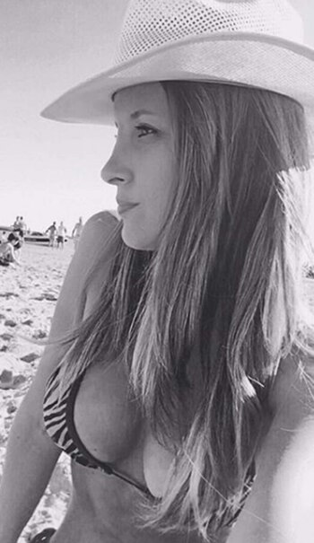 Además de Manuela, Lourdes tiene