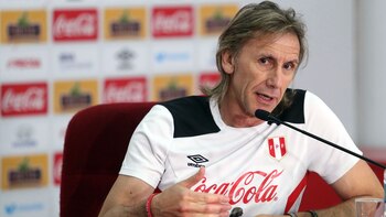 Ricardo Gareca dio una conferencia