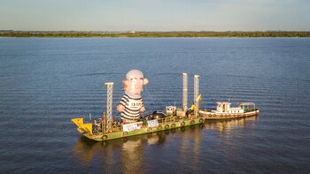 Un barco con Pixuleco a