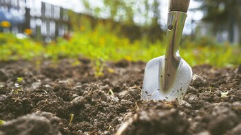 El productor dedica muchas horas