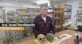 El equipo del experto Israel