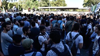 Los manifestantes debaten qué medida