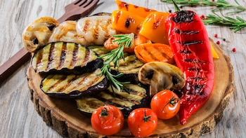 Una dieta equilibrada y rica en vegetales constituye uno de los pilares de una buena salud (Getty)