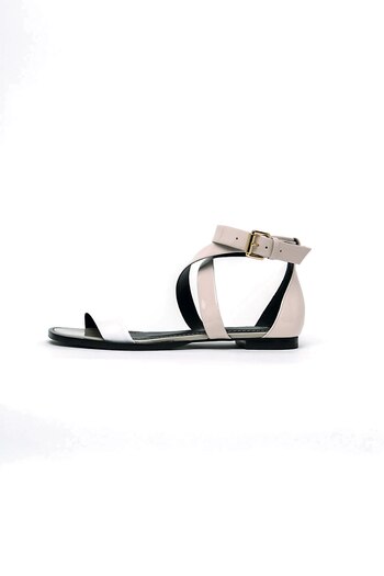 Sandalias de cuero ($ 2.640,