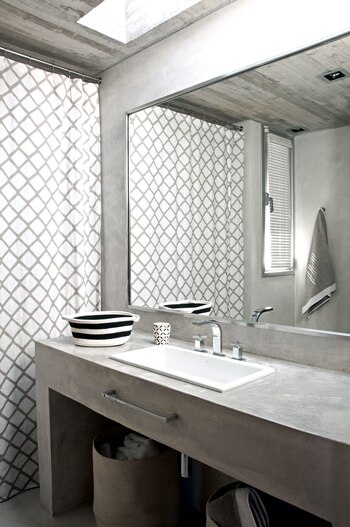 Baño de cemento y hormigón. Foto Ioana Menéndez/ Para Ti