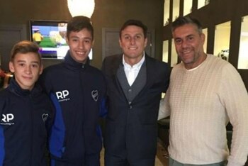 Franco Vezzoni no ocultó su felicidad tras concretarse su arribo al Inter y afirmó tener un estilo de juego similar al de Busquets