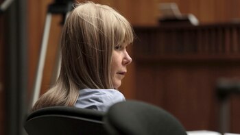 Alexandria Duval escucha un testimonio