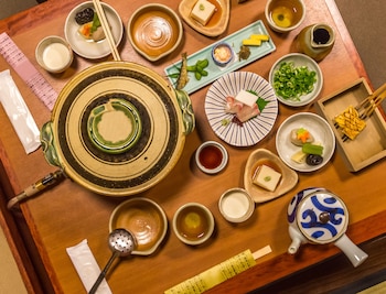 Los ryokans tradicionalmente sirven kaiseiki,