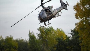 Un helicóptero del Ejército francés, durante un ejercicio en octubre de 2017 (AFP)