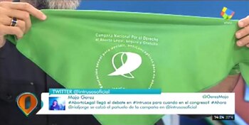 El pañuelo que mostró Jorge Rial en “Intrusos”