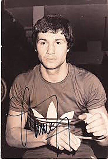 “La muerte me tiene embrujado