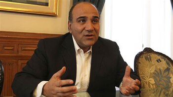 “¿Pero Macri quiere que me linchen? Si acá en Tucumán le pido a los familiares de los funcionarios públicos que renuncien, al otro día tengo al 99% de los habitantes de la Provincia en la puerta de mi casa pidiéndome laburo. Dejemos todo como está”