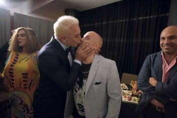 Ante la mirada de Freddy