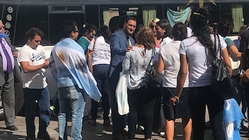 Luis Tagliapietra junto al resto de los familiares tras la reunión en Casa Rosada