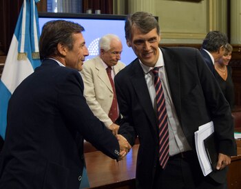 Luis Naidenoff junto a Pablo