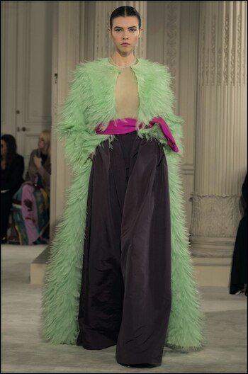 Pantalón ancho con lazo.