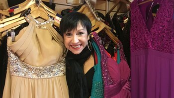 La actriz atiende ella misma