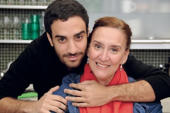 Lautaro Cura junto a su