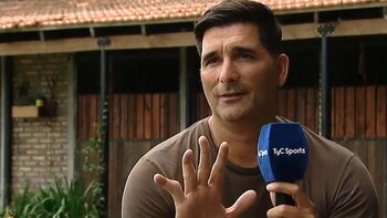 En la mano izquierda Sessa