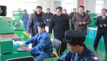 El dictador Kim Jong-un supervisa