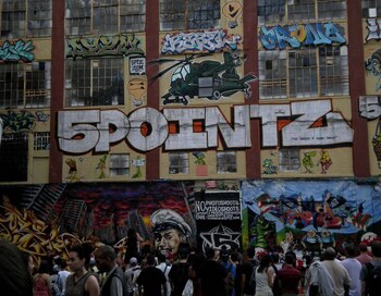 Un grupo de graffiteros fue