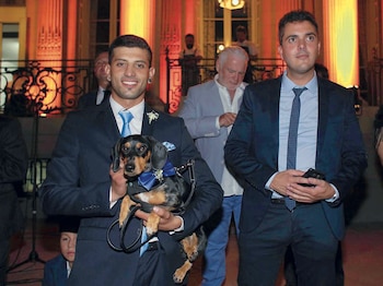 Francisco, hermano de Melina, junto