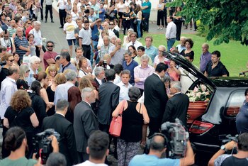 Familiares, amigos y seguidores se acercaron a