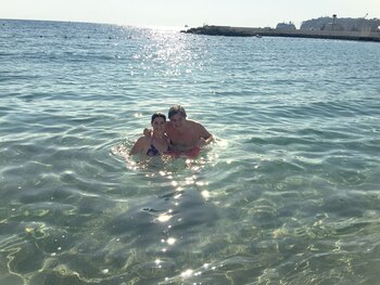 Disfrutando del mar en la