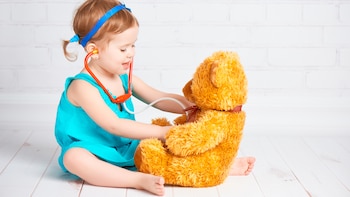 El cáncer infantil engloba a