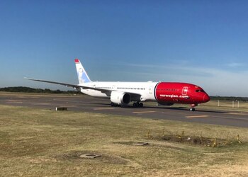 El primer vuelo internacional de