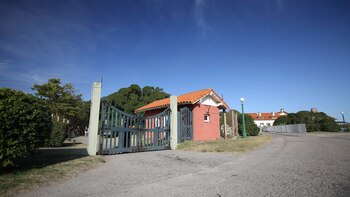 Ingreso a la Villa Presidencial