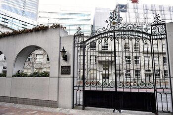 Exteriores de la Escuela Primaria