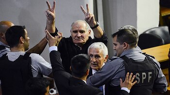 Acuña, sigue en la cárcel.