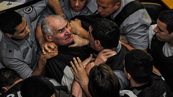 Héctor Acuña provocó a los