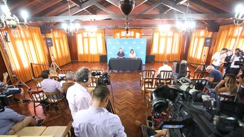 Conferencia de prensa en Chapadmalal