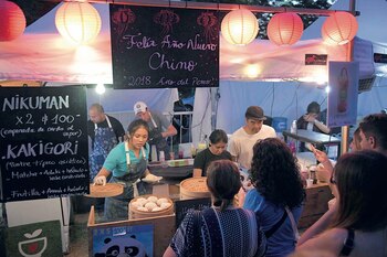 Los dumplins (bollitos rellenos cocidos en la vaporera de bambú) son un clásico del menú chino. (Fotos: Fabián Mattiazzi y Télam)